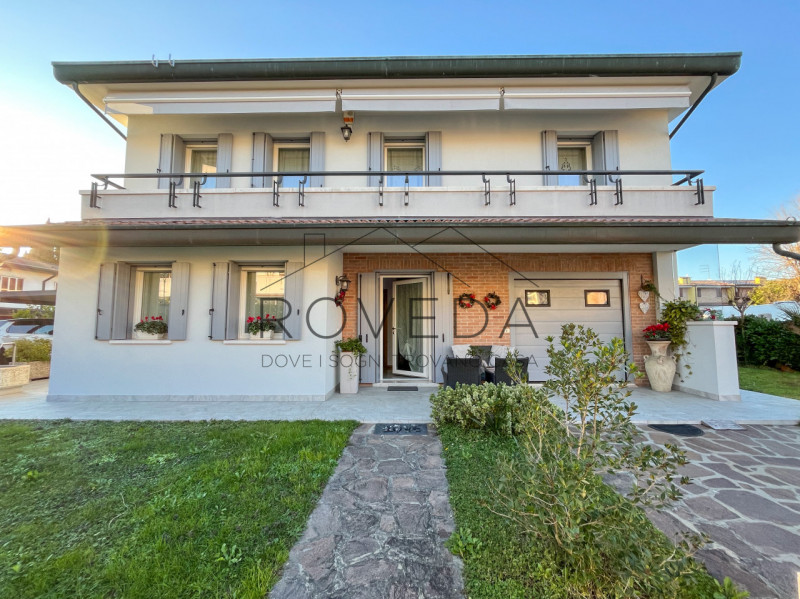 DOSSON DI CASIER 

RIFERIMENTO: CR10

L'agenzia Roveda Immobiliare ha il piacere di presentarvi, ...