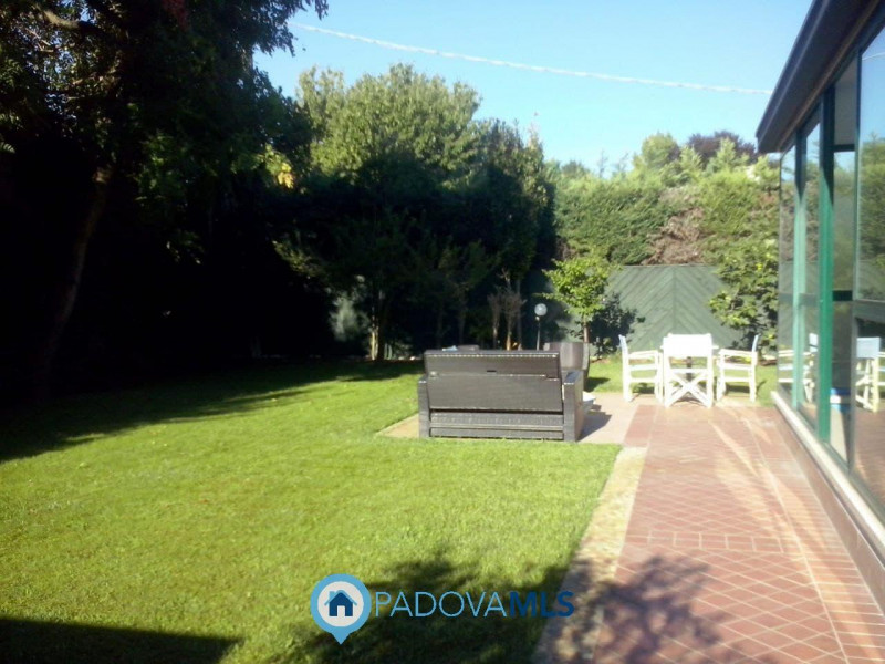 Immobile in esclusiva al Gruppo Padova MLS
PRESTIGIOSA VILLA SINGOLA CON PISCINA INTERNA E AREA F...