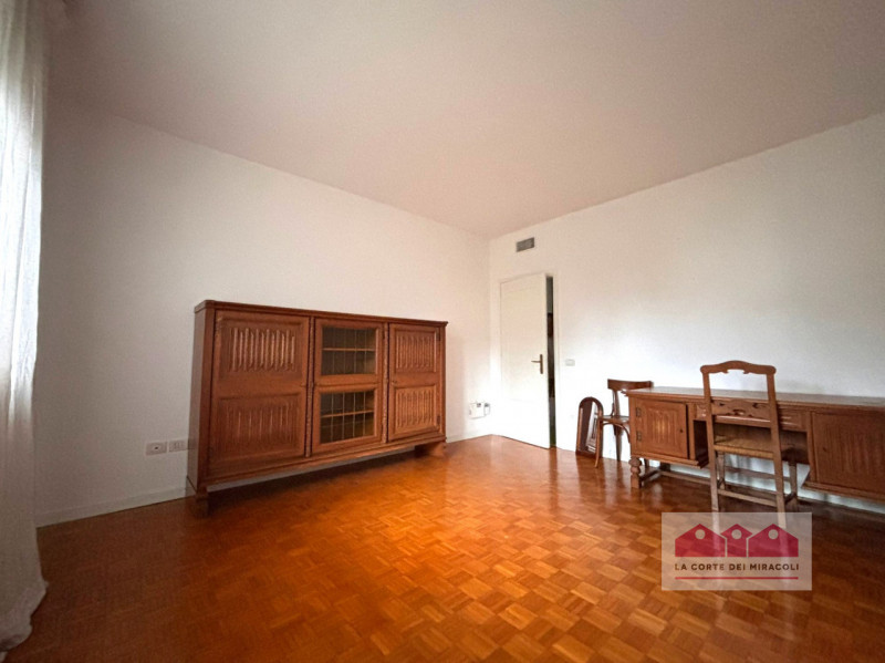 CALDOGNO: IN UNA TRANQUILLA VIA RESIDENZIALE, COMODA A TUTTI I SERVIZI, A DUE PASSI DALLA CASERMA...