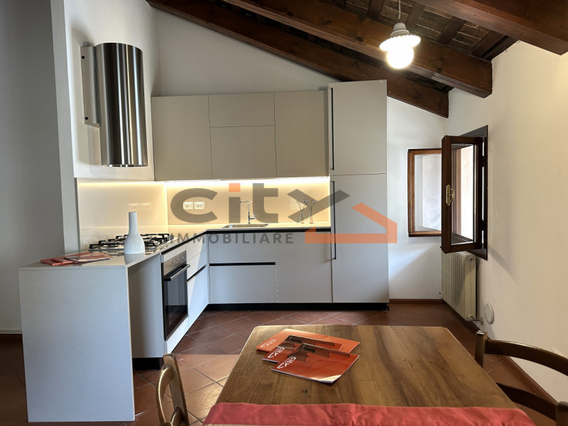 Ami vivere il Centro di Bassano? 
Proponiamo un appartamento bicamere in ottime condizioni che si...