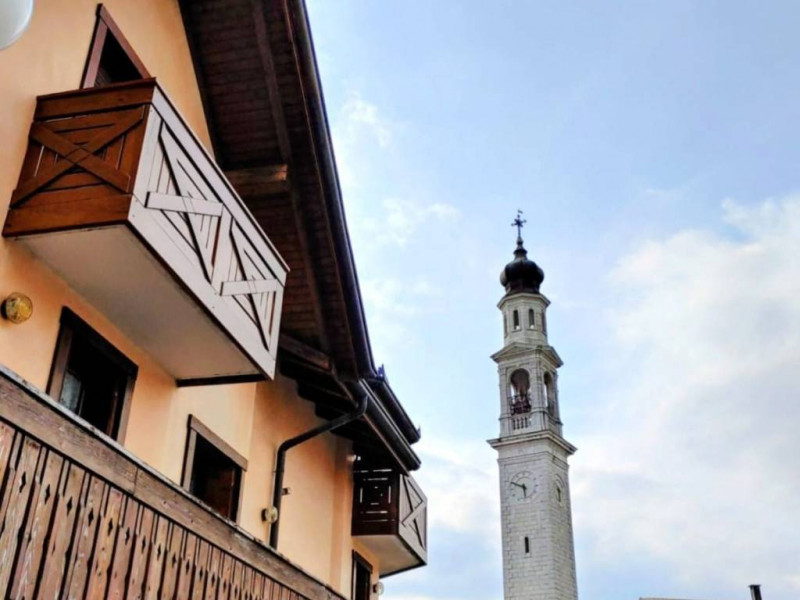 Altopiano di Asiago,  a  Roana in località Canove  opportunità di ottimo investimento  trattandos...