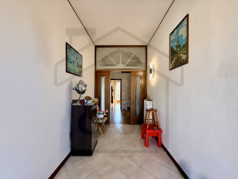 TORREGLIA - Nel cuore di Torreglia, in posizione centralissima ma al contempo riservata, proponia...