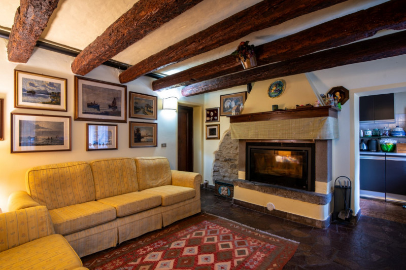 Se sei stanco di cercare casa con terreno sui colli e doverti allontanare troppo dai servizi, que...