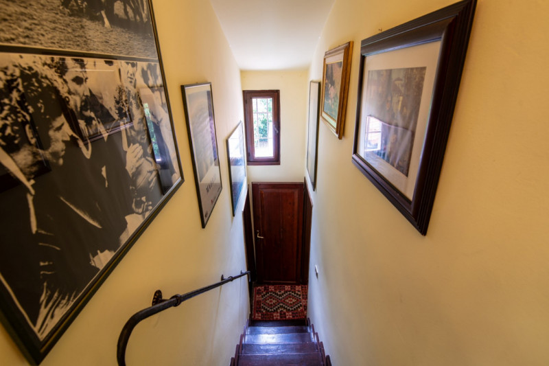 Se sei stanco di cercare casa con terreno sui colli e doverti allontanare troppo dai servizi, que...