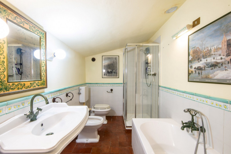 Se sei stanco di cercare casa con terreno sui colli e doverti allontanare troppo dai servizi, que...