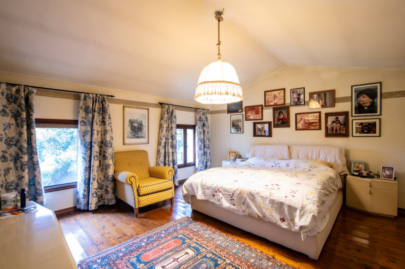 Se sei stanco di cercare casa con terreno sui colli e doverti allontanare troppo dai servizi, que...