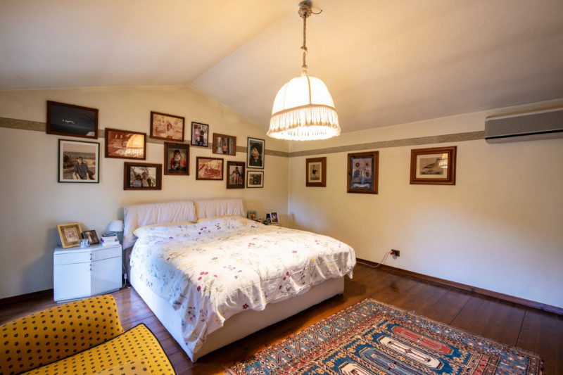 Se sei stanco di cercare casa con terreno sui colli e doverti allontanare troppo dai servizi, que...