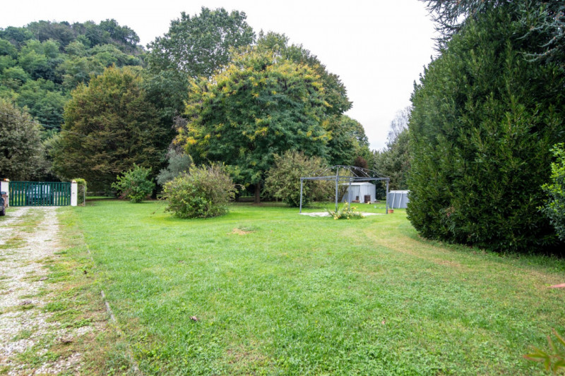 Se sei stanco di cercare casa con terreno sui colli e doverti allontanare troppo dai servizi, que...