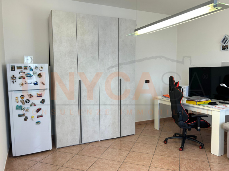 SARMEOLA - Proponiamo in vendita una casa singola sviluppata su due livelli, con accesso tramite ...