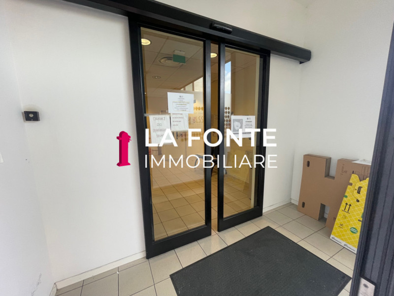 Scopri un'opportunità unica per il tuo business nella zona Artigianale di Peraga, Vigonza! Direzi...