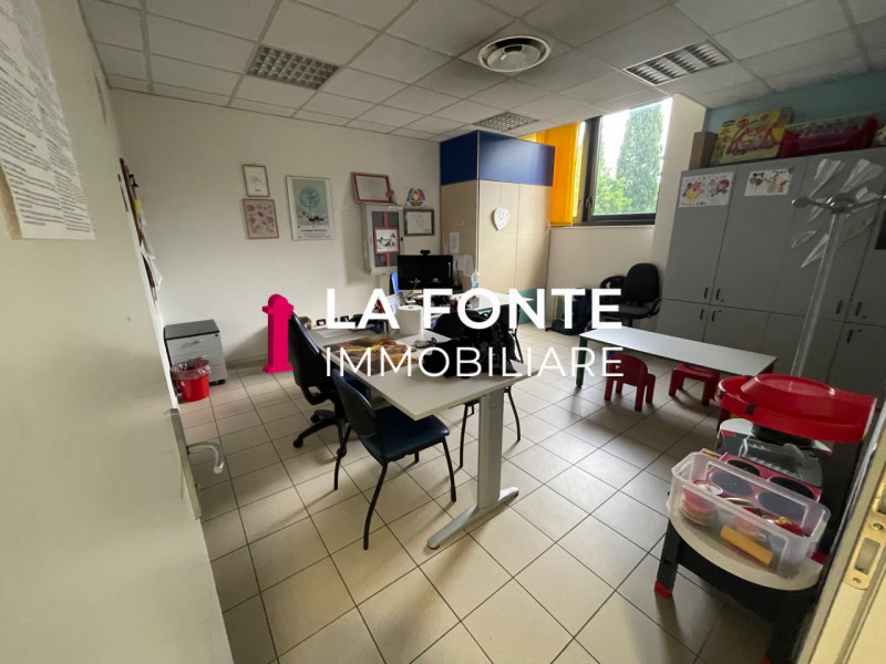 Scopri un'opportunità unica per il tuo business nella zona Artigianale di Peraga, Vigonza! Direzi...