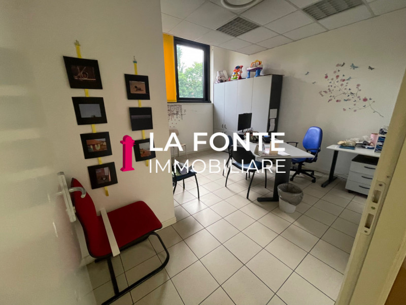 Scopri un'opportunità unica per il tuo business nella zona Artigianale di Peraga, Vigonza! Direzi...