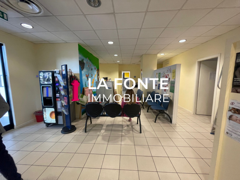 Scopri un'opportunità unica per il tuo business nella zona Artigianale di Peraga, Vigonza! Direzi...