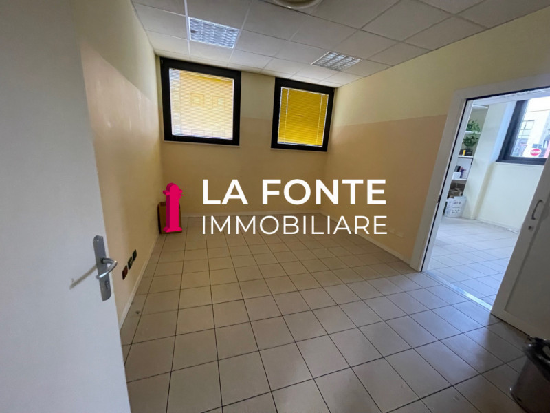 Scopri un'opportunità unica per il tuo business nella zona Artigianale di Peraga, Vigonza! Direzi...