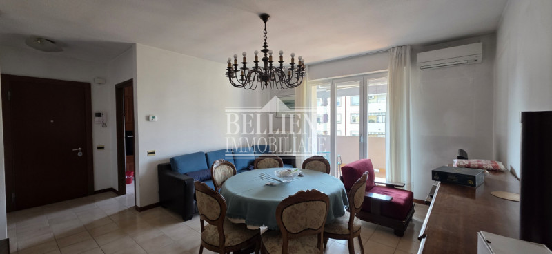 SANTA BERTILLA - Proponiamo in vendita al sesto piano con ascensore, un luminoso appartamento rec...