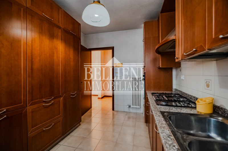 SANTA BERTILLA - Proponiamo in vendita al sesto piano con ascensore, un luminoso appartamento rec...