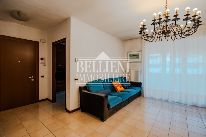 SANTA BERTILLA - Proponiamo in vendita al sesto piano con ascensore, un luminoso appartamento rec...