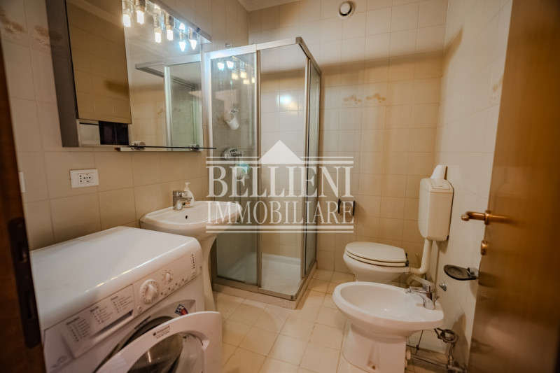 SANTA BERTILLA - Proponiamo in vendita al sesto piano con ascensore, un luminoso appartamento rec...