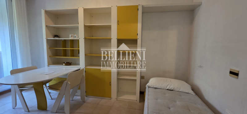 SANTA BERTILLA - Proponiamo in vendita al sesto piano con ascensore, un luminoso appartamento rec...