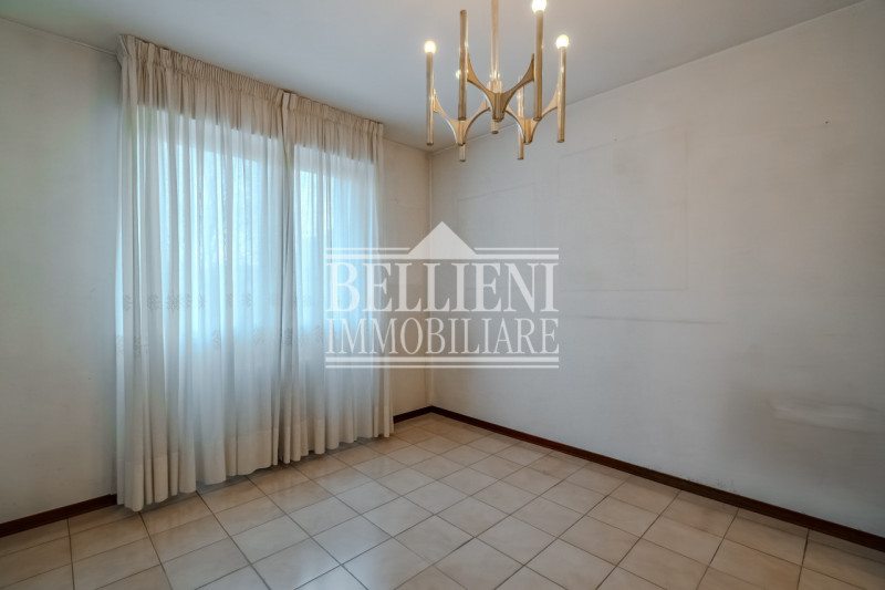 SANTA BERTILLA - Proponiamo in vendita al sesto piano con ascensore, un luminoso appartamento rec...