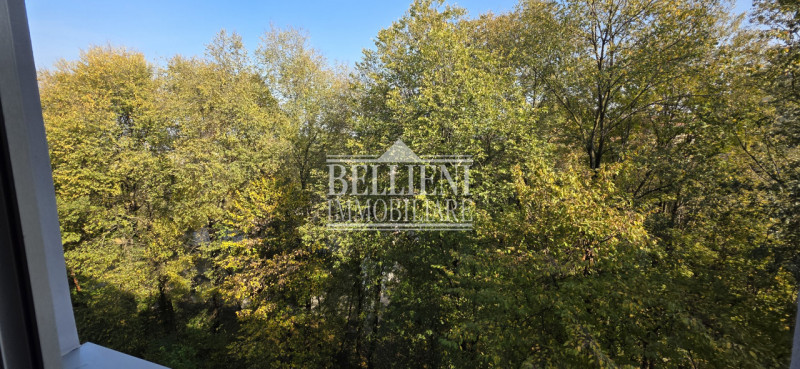 SANTA BERTILLA - Proponiamo in vendita al sesto piano con ascensore, un luminoso appartamento rec...