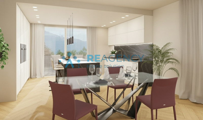 Scopri l'opportunità di vivere in un appartamento quadrilocale esclusivo, situato a Thiene in loc...