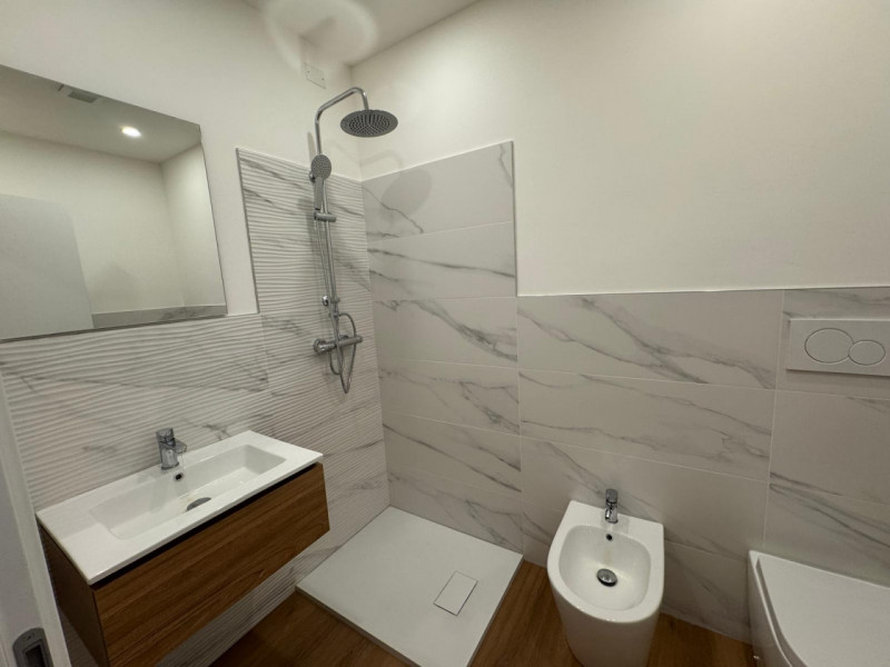 In posizione privilegiata, appena fuori dalle mura nord della città, appartamento bicamere in fas...