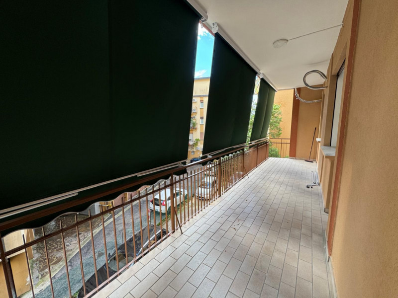 In posizione privilegiata, appena fuori dalle mura nord della città, appartamento bicamere in fas...