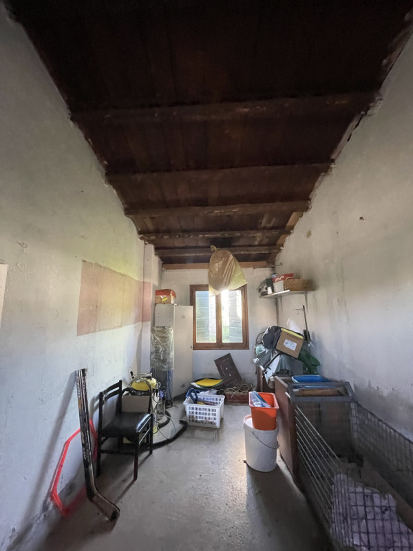 NOSTRA ESCLUSIVA: a pochi passi dal centro di Casella d'Asolo siamo a proporre in vendita una por...