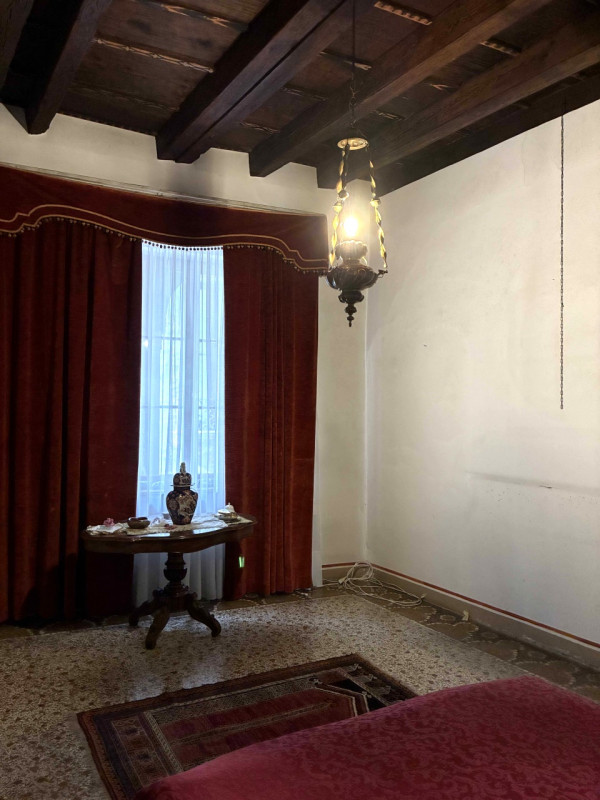Nel suggestivo centro di Serravalle, cuore antico di Vittorio Veneto, sorge lo splendido Palazzo ...