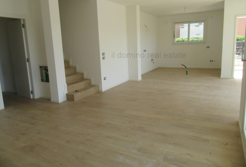 In zona tranquilla e residenziale ad Abano Terme, disponibili da subito nuove porzioni di villett...