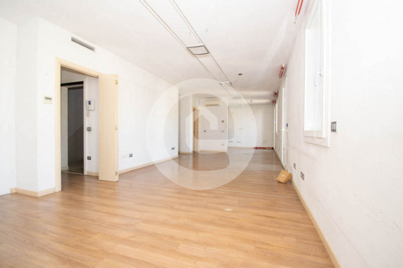 Scopri un'opportunità unica nel cuore di San Giorgio delle Pertiche, nella frazione di Arsego. Qu...