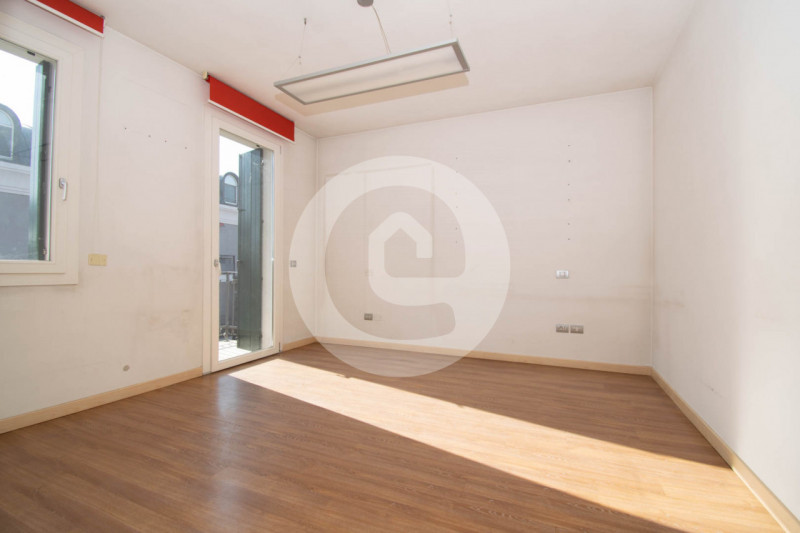 Scopri un'opportunità unica nel cuore di San Giorgio delle Pertiche, nella frazione di Arsego. Qu...