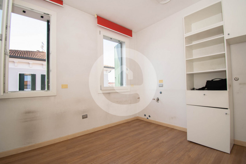 Scopri un'opportunità unica nel cuore di San Giorgio delle Pertiche, nella frazione di Arsego. Qu...