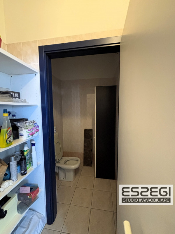 UFFICIO IN VENDITA NOVENTA PADOVANA*CAMIN* Nelle immediate vicinanze alla tangenziale e comodo al...