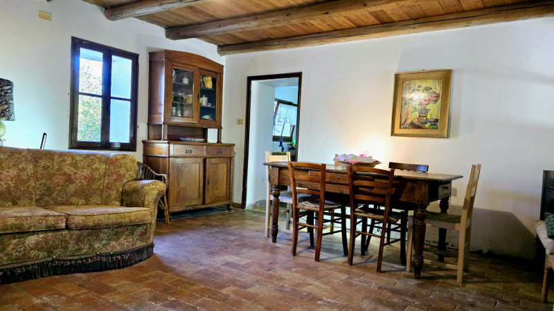 Rif. RU60 - Proponiamo in vendita deliziosa proprietà composta da abitazione principale, fienile,...