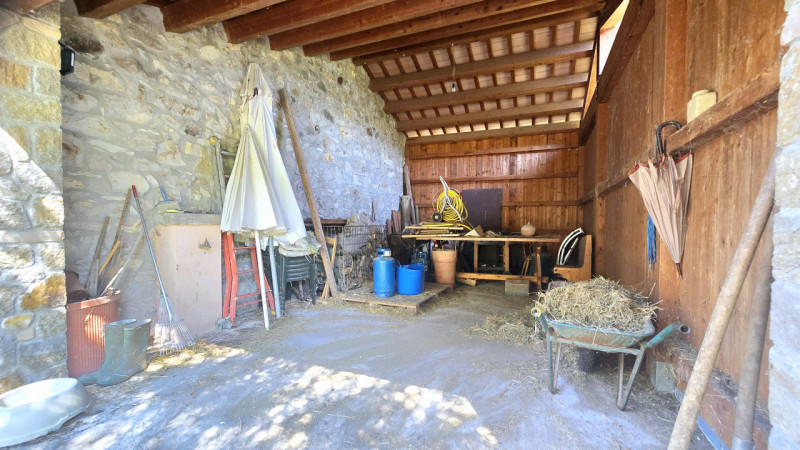 Rif. RU60 - Proponiamo in vendita deliziosa proprietà composta da abitazione principale, fienile,...