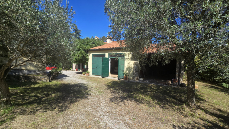 Rif. RU60 - Proponiamo in vendita deliziosa proprietà composta da abitazione principale, fienile,...