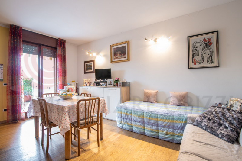 L'APPARTAMENTO VIENE VENDUTO AFFITTATO CON SCADENZA CONTRATTO AGOSTO 2027
CANONE MENSILE EURO 400...