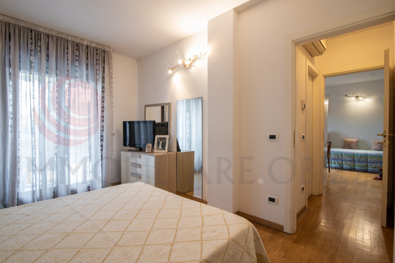 L'APPARTAMENTO VIENE VENDUTO AFFITTATO CON SCADENZA CONTRATTO AGOSTO 2027
CANONE MENSILE EURO 400...