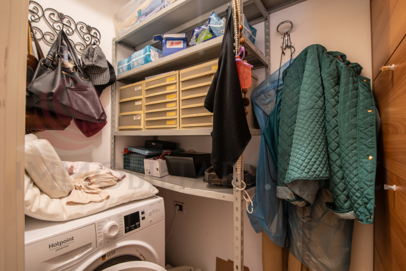 L'APPARTAMENTO VIENE VENDUTO AFFITTATO CON SCADENZA CONTRATTO AGOSTO 2027
CANONE MENSILE EURO 400...