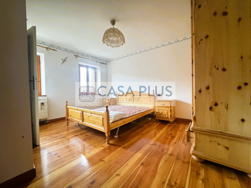 Voltago Agordino, immersa nel verde e nella tranquillità, ma comoda alle principali vie di comuni...