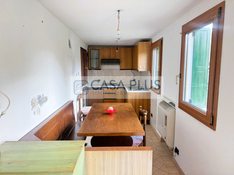 Voltago Agordino, immersa nel verde e nella tranquillità, ma comoda alle principali vie di comuni...