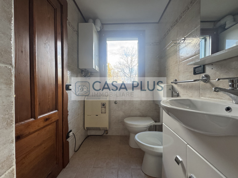 Voltago Agordino, immersa nel verde e nella tranquillità, ma comoda alle principali vie di comuni...