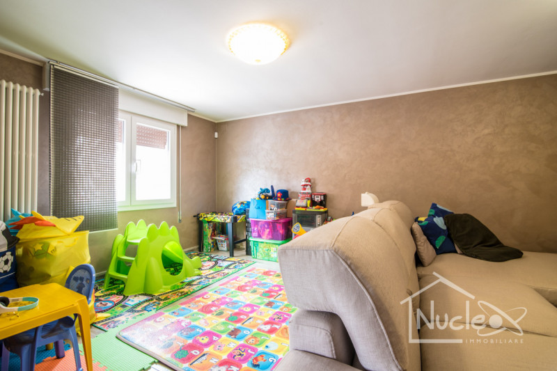 Stanghella, in una corte residenziale tranquilla a due passi dalla SS16, al confine con Solesino,...