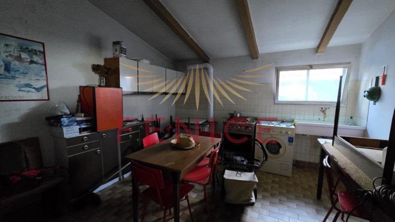 Cerchi una casa spaziosa, ben organizzata e ricca di potenziale?

Proponiamo una porzione di bifa...