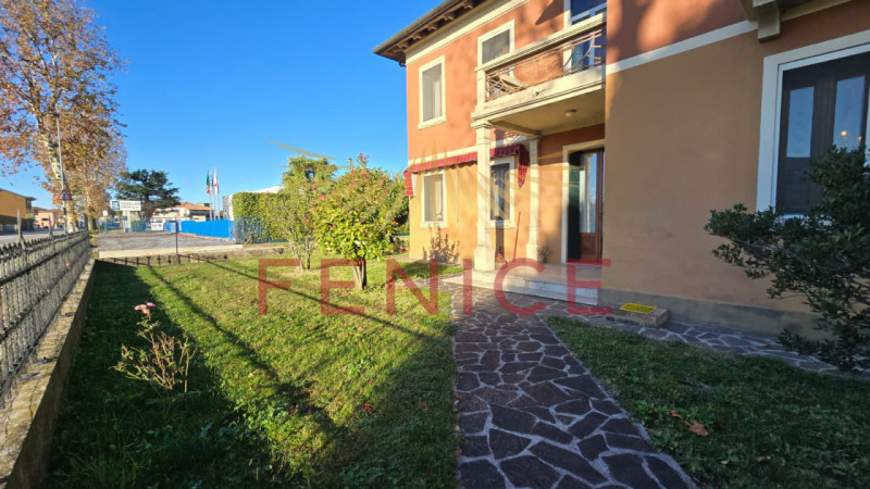 Cerchi una casa spaziosa, ben organizzata e ricca di potenziale?

Proponiamo una porzione di bifa...