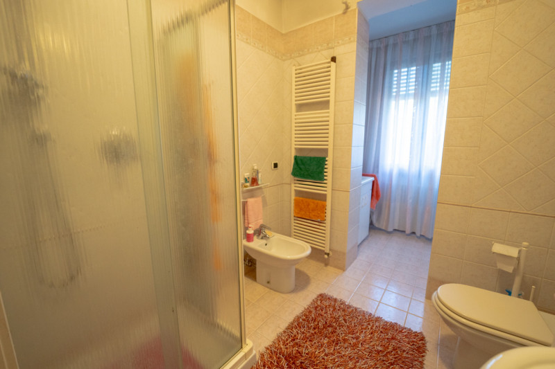 Legnaro loc. Volparo, comoda ai servizi e alle scuole, proponiamo casa singola degli anni ‘90 dis...