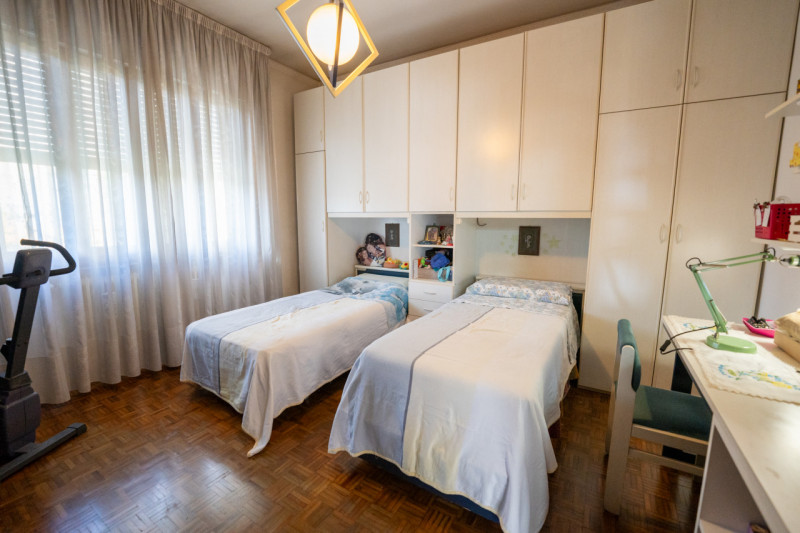 Legnaro loc. Volparo, comoda ai servizi e alle scuole, proponiamo casa singola degli anni ‘90 dis...