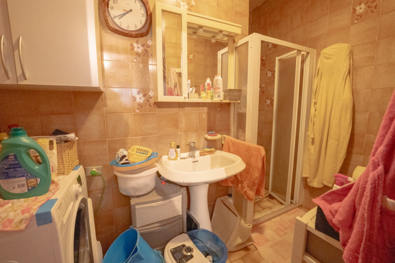 Legnaro loc. Volparo, comoda ai servizi e alle scuole, proponiamo casa singola degli anni ‘90 dis...